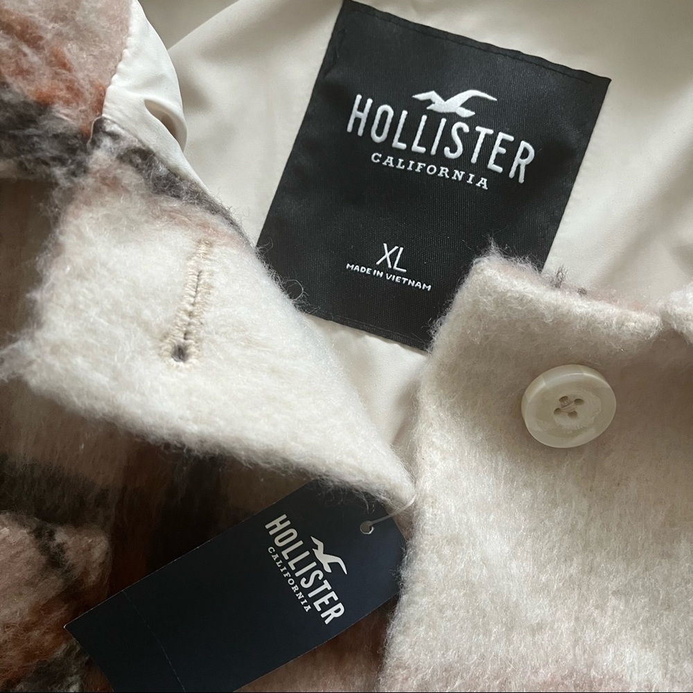 Hollister Shacket - Picture 2 of 3